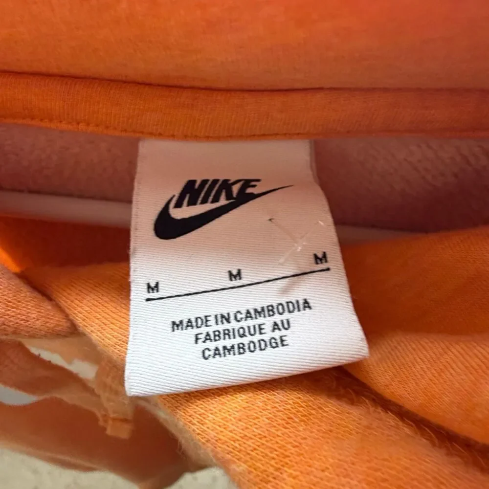 Nike Sweatshirt Women’s Medium Orange Cropped Long Sleeve Hoodie